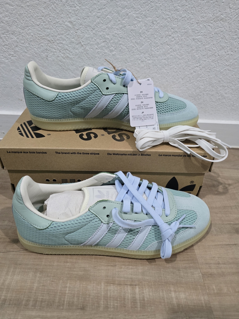 Adidas men’s Mint Green Samba Style Sneakers